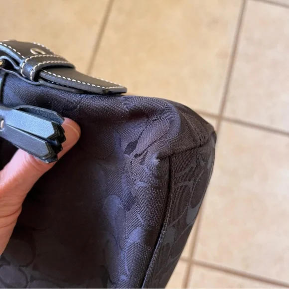 Coach Vintage Black Signature E/W Demi Bag 6371 - Picture 9 of 12